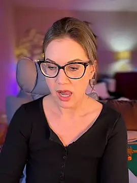 Snapshot of MaiseKnox chatting on February 2026 10:38:01 PM MaiseKnox online show from February 2026 10:38:01 PM