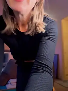 Snapshot of MaiseKnox chatting on March 2026 10:59:02 PM MaiseKnox online show from March 2026 10:59:02 PM