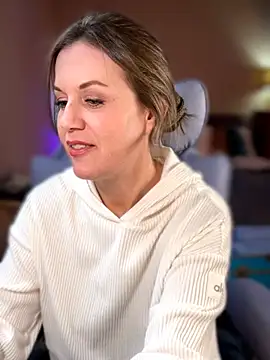 Snapshot of MaiseKnox chatting on March 2026 07:55:02 PM MaiseKnox online show from March 2026 07:55:02 PM