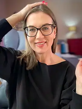 Snapshot of MaiseKnox chatting on March 2026 06:25:02 PM MaiseKnox online show from March 2026 06:25:02 PM