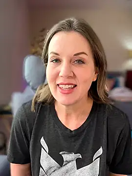 Snapshot of MaiseKnox chatting on March 2026 06:22:02 PM MaiseKnox online show from March 2026 06:22:02 PM