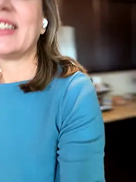 Snapshot of MaiseKnox chatting on March 2026 05:35:01 PM MaiseKnox online show from March 2026 05:35:01 PM