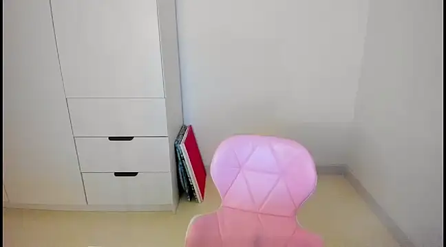 Snapshot of MiaStripDance chatting on December 2024 04:25:02 PM MiaStripDance online show from December 2024 04:25:02 PM