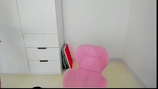 Snapshot of MiaStripDance chatting on February 2025 09:36:02 AM MiaStripDance online show from February 2025 09:36:02 AM