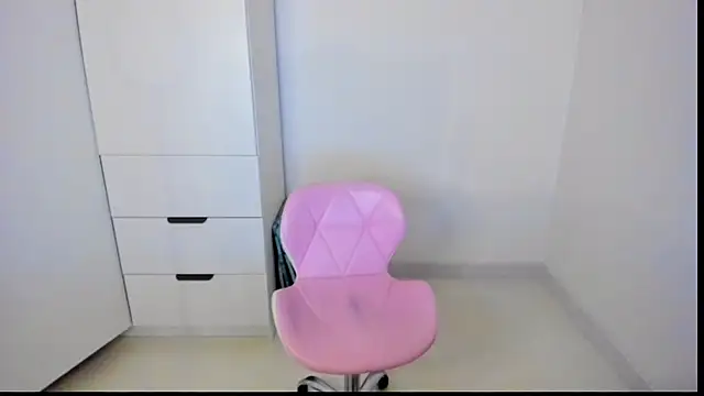 Snapshot of MiaStripDance chatting on February 2025 05:41:02 PM MiaStripDance online show from February 2025 05:41:02 PM