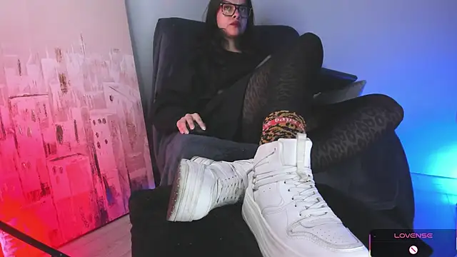 Snapshot of veronicafalcon chatting on September 2025 10:21:02 PM veronicafalcon online show from September 2025 10:21:02 PM