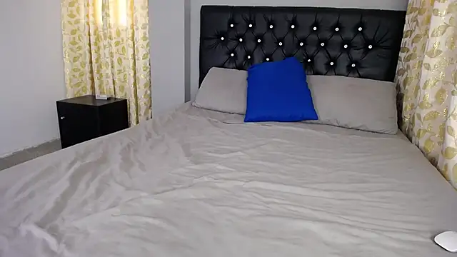 loveyouzahara2020 online show from February 2025 02:47:02 PM