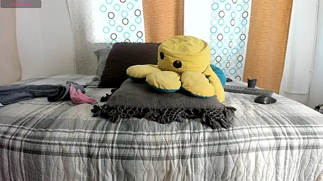 Snapshot of BlowMommy_ chatting on January 2025 09:19:01 PM BlowMommy online show from January 2025 09:19:01 PM