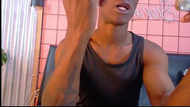 Snapshot of martin_killer chatting on November 2025 07:23:02 PM martin killer online show from November 2025 07:23:02 PM