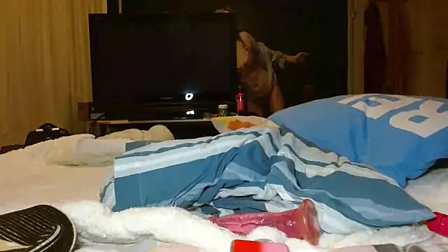 April LoveUK online show from March 2025 02:04:02 AM