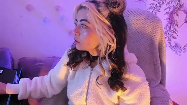 Snapshot of Sammysammy_ chatting on December 2024 09:28:01 AM Sammysammy online show from December 2024 09:28:01 AM