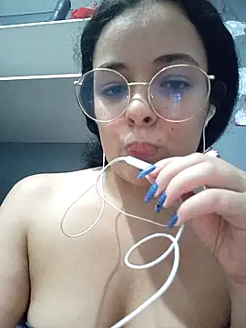 Snapshot of NinaSweet2 chatting on March 2025 05:42:01 AM NinaSweet2 online show from March 2025 05:42:01 AM