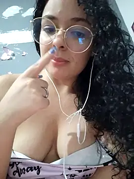 Snapshot of NinaSweet2 chatting on March 2025 04:01:01 AM NinaSweet2 online show from March 2025 04:01:01 AM
