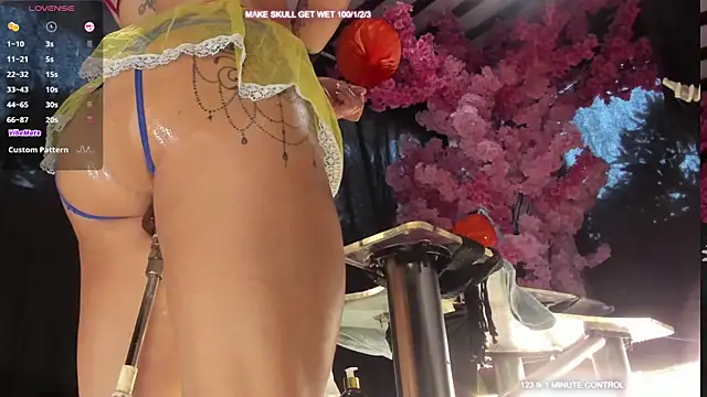 Snapshot of alise_MULTIVIEW_parker chatting on October 2025 10:11:01 PM alise MULTIVIEW parker online show from October 2025 10:11:01 PM