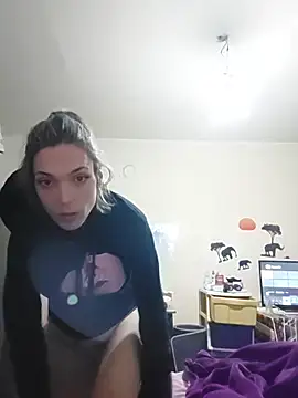 Snapshot of JoLeNe27 chatting on December 2025 07:53:02 PM JoLeNe27 online show from December 2025 07:53:02 PM