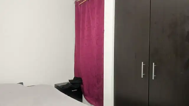 Snapshot of skinny_Yizz chatting on October 2025 11:14:02 PM skinny Yizz online show from October 2025 11:14:02 PM