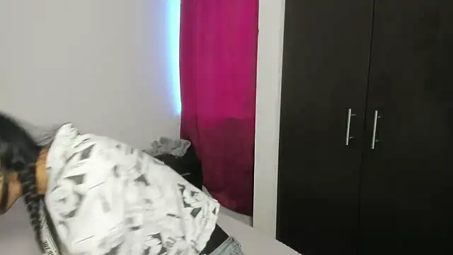 Snapshot of skinny_Yizz chatting on October 2025 10:01:01 PM skinny Yizz online show from October 2025 10:01:01 PM