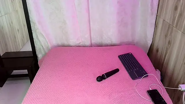 Snapshot of skinny_Yizz chatting on November 2025 05:35:01 PM skinny Yizz online show from November 2025 05:35:01 PM