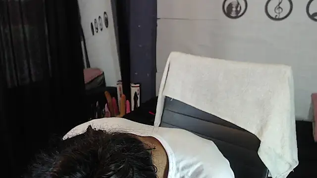 skinny Yizz online show from June 2026 07:03:02 PM