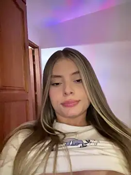 Snapshot of Miss_valeriaa chatting on March 2025 04:45:02 PM Miss valeriaa online show from March 2025 04:45:02 PM