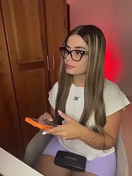 Snapshot of Miss_valeriaa chatting on April 2026 11:05:02 PM Miss valeriaa online show from April 2026 11:05:02 PM