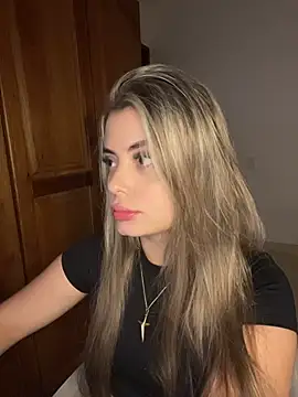 Snapshot of Miss_valeriaa chatting on May 2026 02:46:02 PM Miss valeriaa online show from May 2026 02:46:02 PM