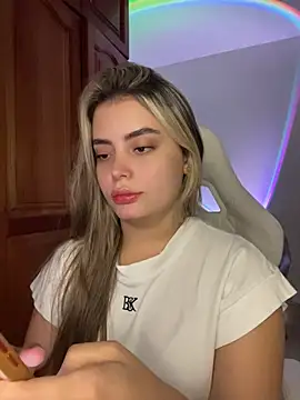 Snapshot of Miss_valeriaa chatting on June 2026 03:32:01 PM Miss valeriaa online show from June 2026 03:32:01 PM