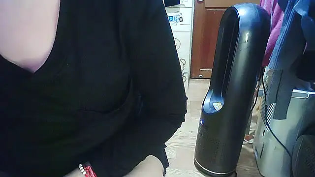 Snapshot of cindy01113520 chatting on February 2026 07:11:01 PM cindy01113520 online show from February 2026 07:11:01 PM