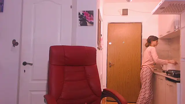 Snapshot of simyhvn chatting on November 2025 05:07:01 AM simyhvn online show from November 2025 05:07:01 AM