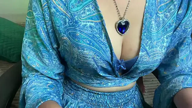 Queen Angelena online show from June 2026 05:50:01 PM