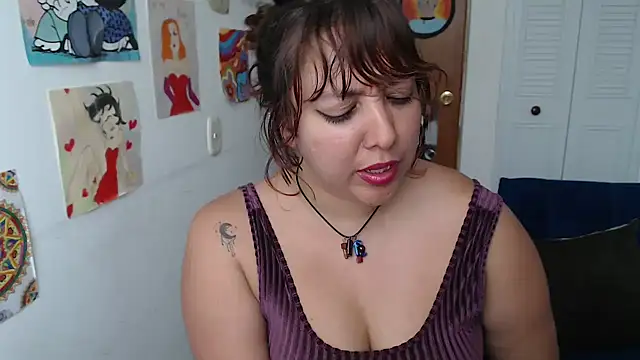 soynanabela28 online show from April 2026 05:30:01 PM