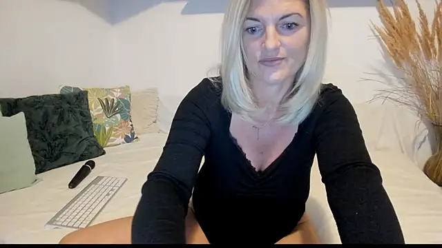 Snapshot of Jadore_able chatting on September 2025 01:43:01 AM Jadore able online show from September 2025 01:43:01 AM