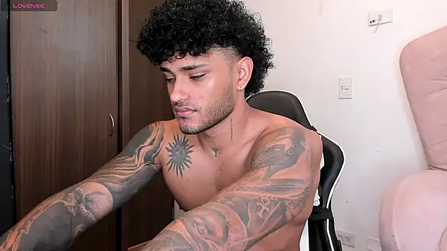 Alessandro Vanni online show from December 2024 12:16:02 PM