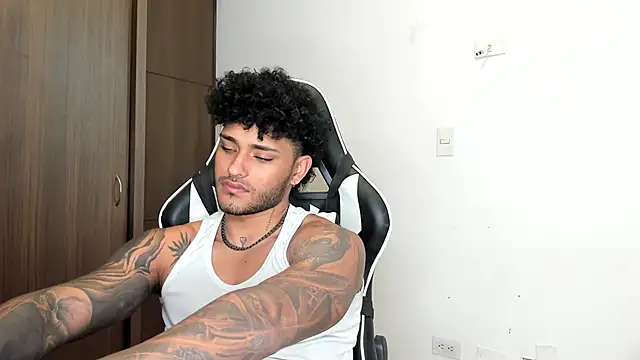 Alessandro Vanni online show from December 2024 05:44:01 PM