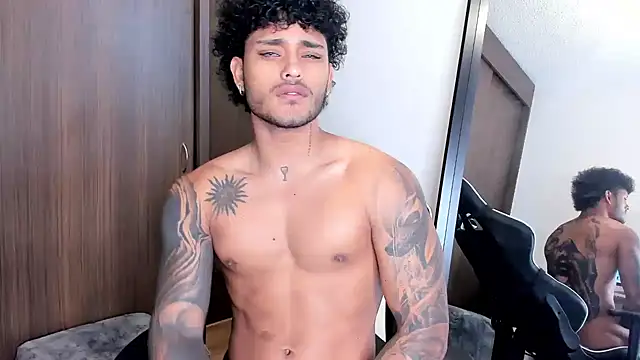 Alessandro Vanni online show from December 2024 06:02:02 PM