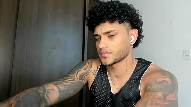 Alessandro Vanni online show from February 2025 07:10:02 PM