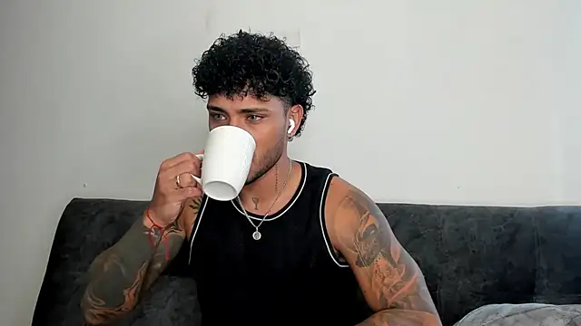 Alessandro Vanni online show from February 2025 01:14:02 PM