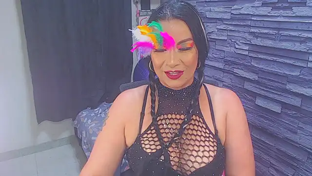 Snapshot of Cruela_deviil chatting on October 2025 11:37:01 PM Cruela deviil online show from October 2025 11:37:01 PM