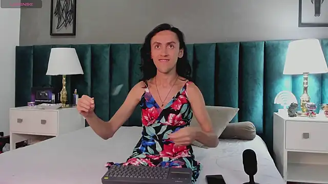 Snapshot of Karol_fenixx chatting on January 2025 04:19:01 AM Karol fenixx online show from January 2025 04:19:01 AM