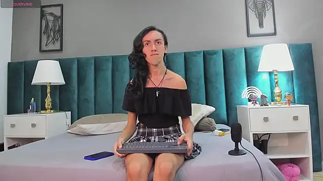 Snapshot of Karol_fenixx chatting on February 2025 04:21:01 AM Karol fenixx online show from February 2025 04:21:01 AM