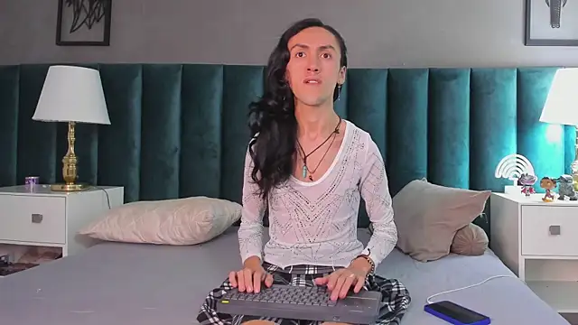 Snapshot of Karol_fenixx chatting on February 2025 04:53:01 AM Karol fenixx online show from February 2025 04:53:01 AM