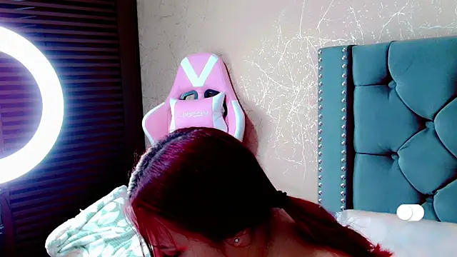 Imannejulienne online show from January 2025 12:11:01 AM