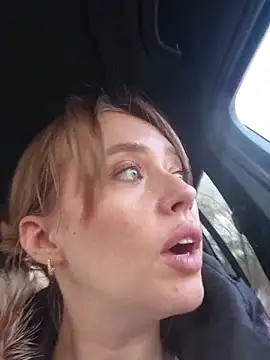 PrettieKate online show from March 2026 12:33:02 PM