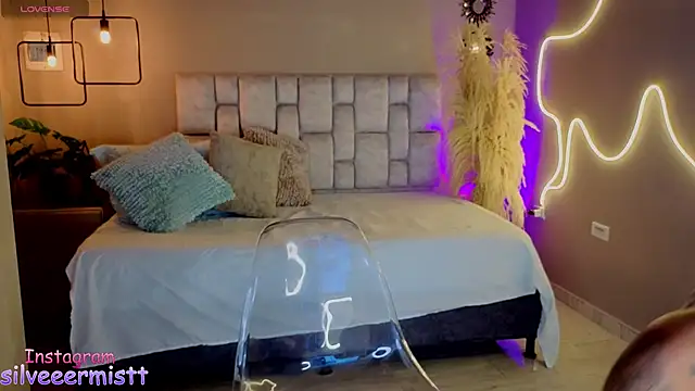 pamela reyes  online show from October 2025 07:34:01 PM