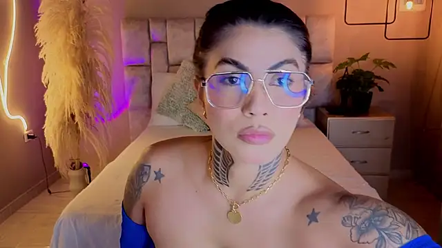 pamela reyes  online show from November 2025 06:51:01 PM