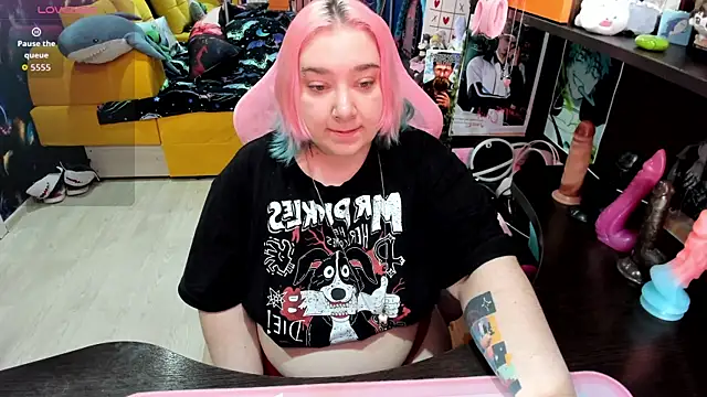 Softie Sofy online show from April 2026 03:05:01 AM