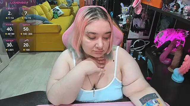 Softie Sofy online show from June 2026 01:11:01 AM