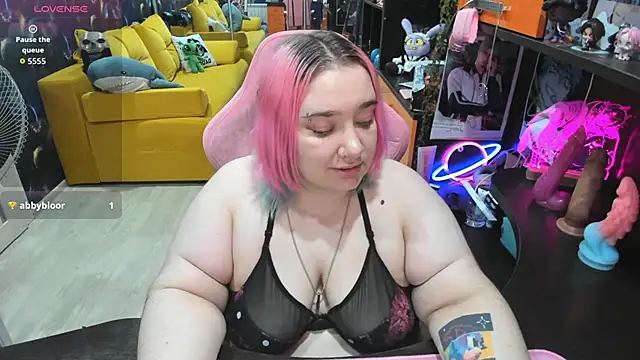 Softie Sofy online show from June 2026 02:53:01 AM