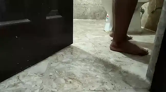 Snapshot of tusharvats60 chatting on December 2024 04:33:01 AM tusharvats60 online show from December 2024 04:33:01 AM