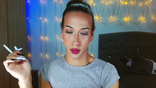 Snapshot of Kenisha_Sweet chatting on February 2025 11:47:02 PM Kenisha Sweet online show from February 2025 11:47:02 PM